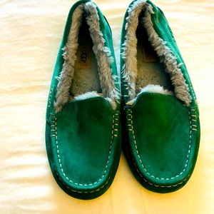 Uggs Size 11 Green Suede Moccasin Slippers